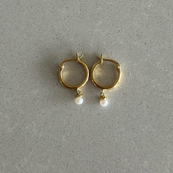 Mejuri Jewelry - RARE Mejuri Pearl Hoops – Yellow Gold Vermeil – Discontinued Style